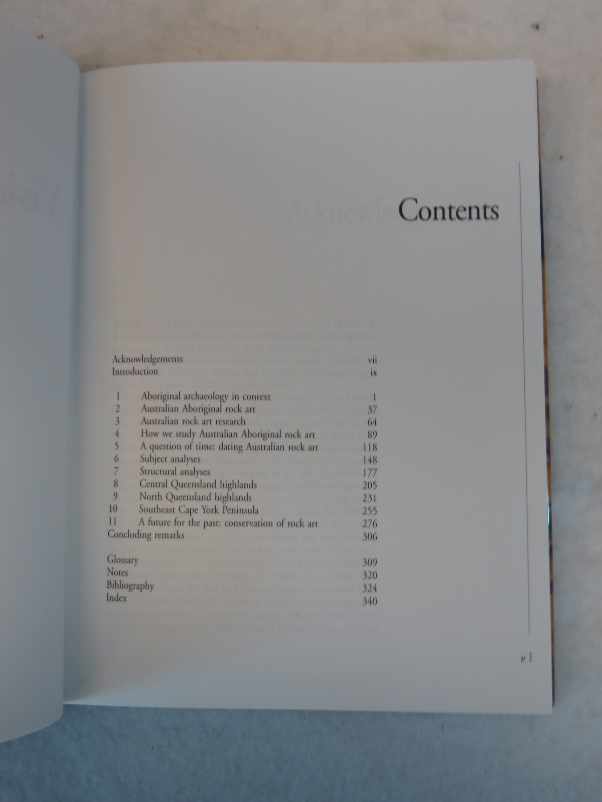 M. J. Morwood VISIONS FROM THE PAST Smithsonian Institution 2002
