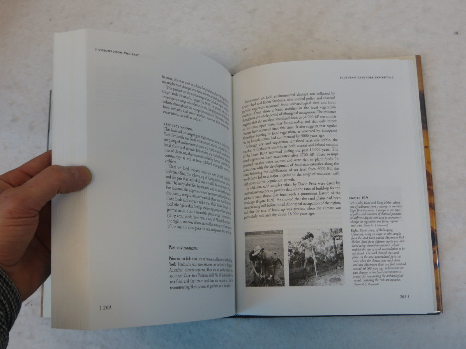 M. J. Morwood VISIONS FROM THE PAST Smithsonian Institution 2002