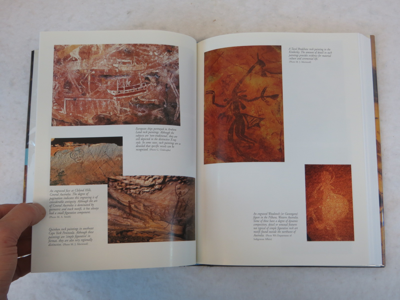 M. J. Morwood VISIONS FROM THE PAST Smithsonian Institution 2002